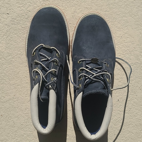 Timberlands navy blue & white lug sole ankle boots - Picture 3 of 8